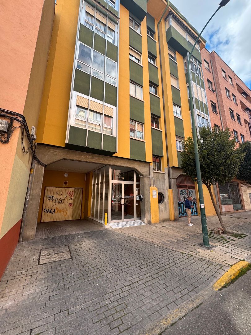 Vista exterior de Traster en venda en Valladolid Capital