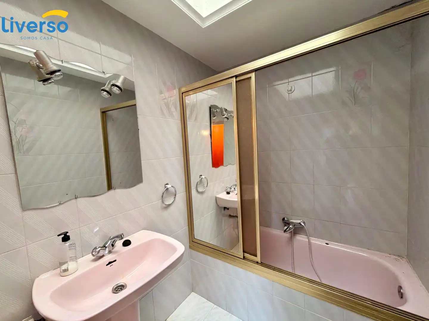 Bathroom of Houses for sale in Arlanzón  with Heating and Furnished