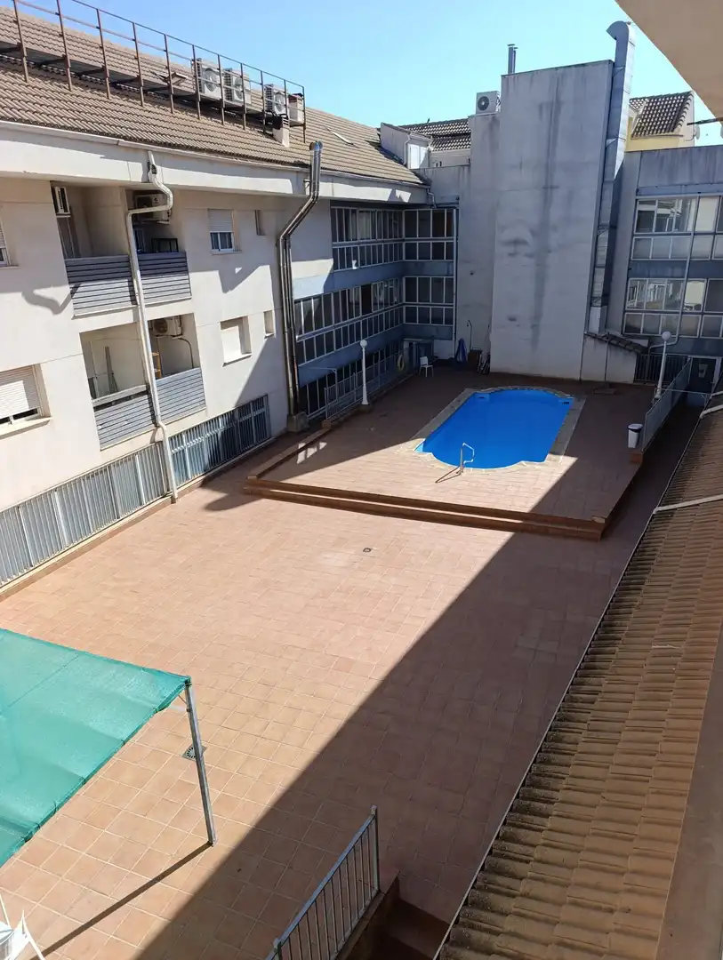 Piscina de Dúplex en venda en Linares amb Aire condicionat, Calefacció i Terrassa