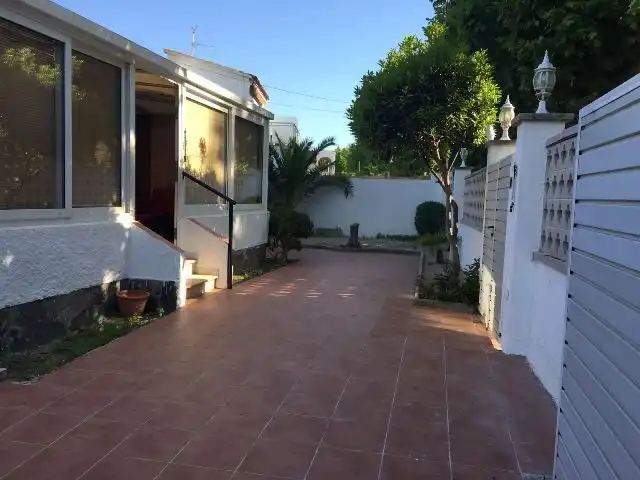 Vista exterior de Casa o xalet en venda en Empuriabrava
