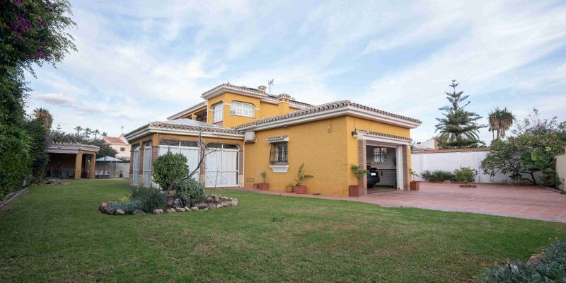 Exterior view of House or chalet for sale in Málaga Capital  with Air Conditioner, Private garden and Terrace