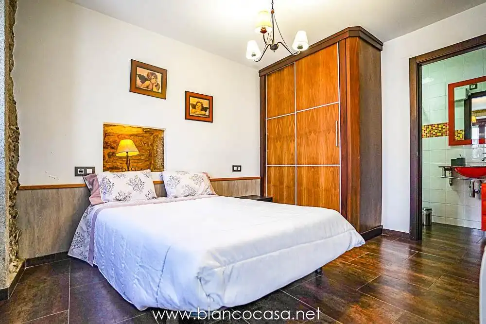 Habitación de Casa o chalet en venta en Vimianzo con Calefacción, Trastero y Amueblado