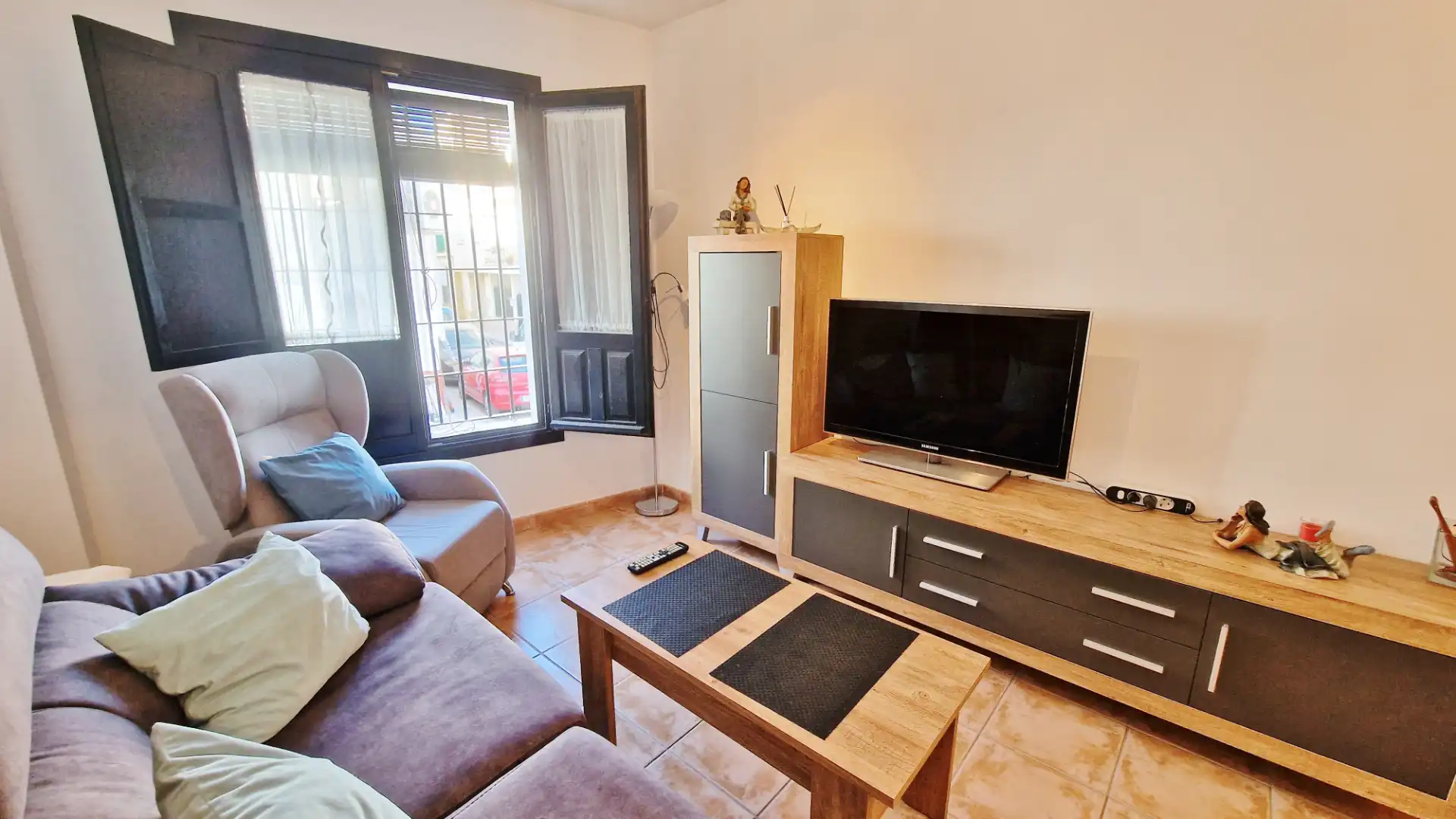 Sala d'estar de Apartament en venda en Vélez de Benaudalla amb Moblat, Forn i Rentadora
