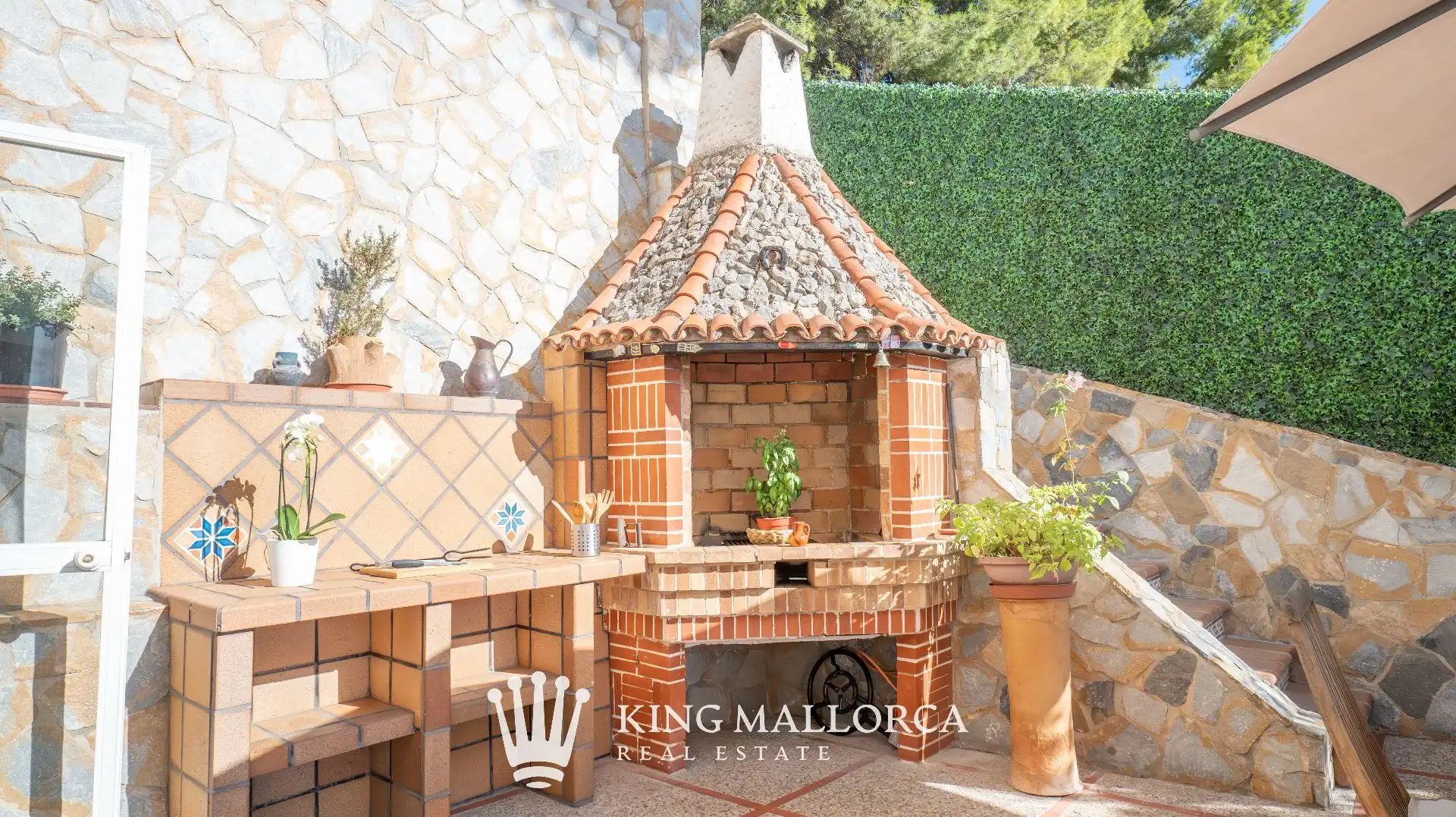 Terrasse von Einfamilien-Reihenhaus zum Verkauf in Calvià mit Klimaanlage, Heizung und Privatgarten