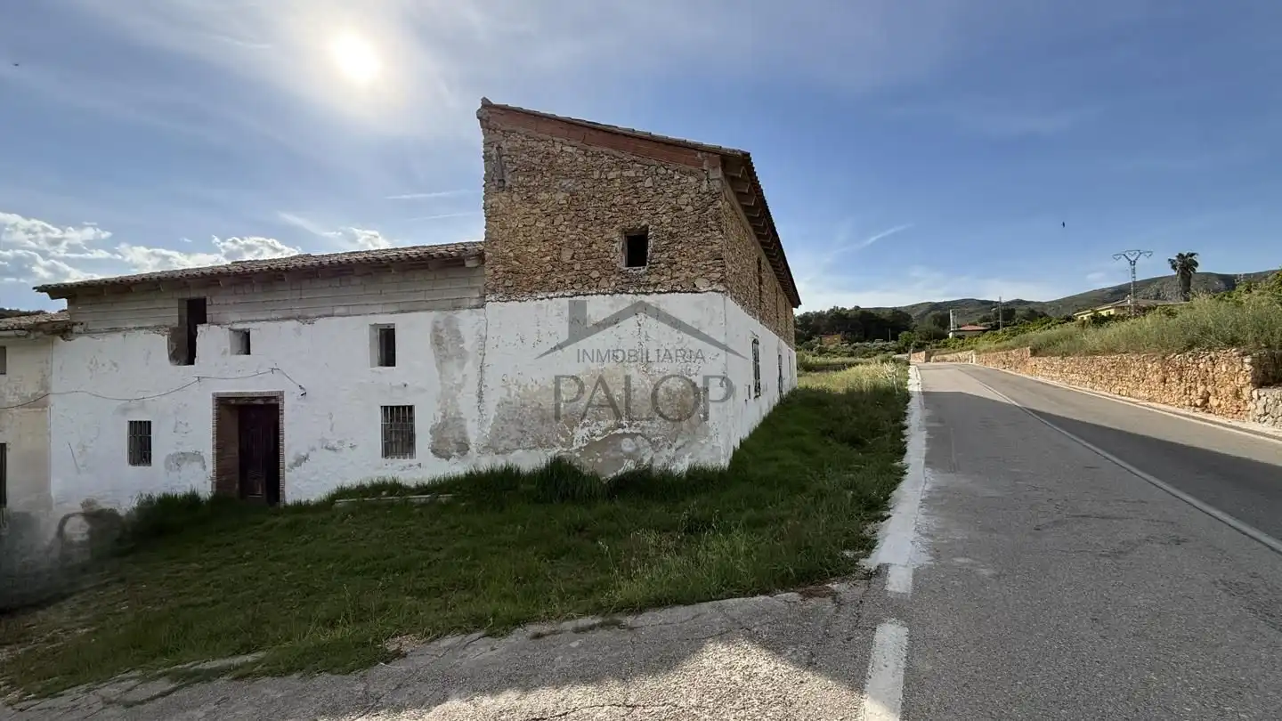 Finca rústica en venda en Simat de la Valldigna amb Traster