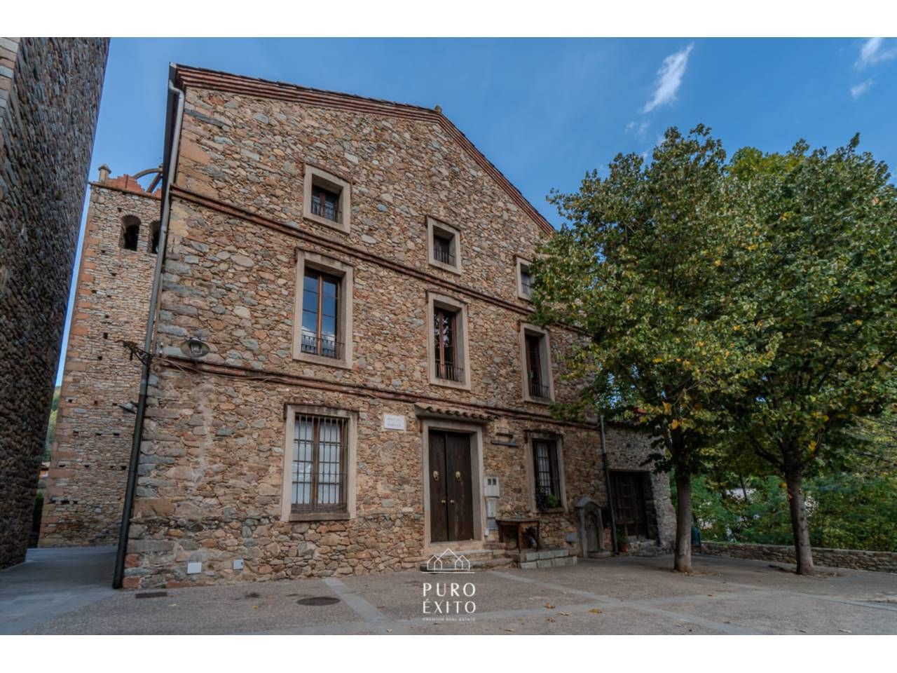 Exterior view of House or chalet for sale in Osor  with Air Conditioner, Heating and Parquet flooring