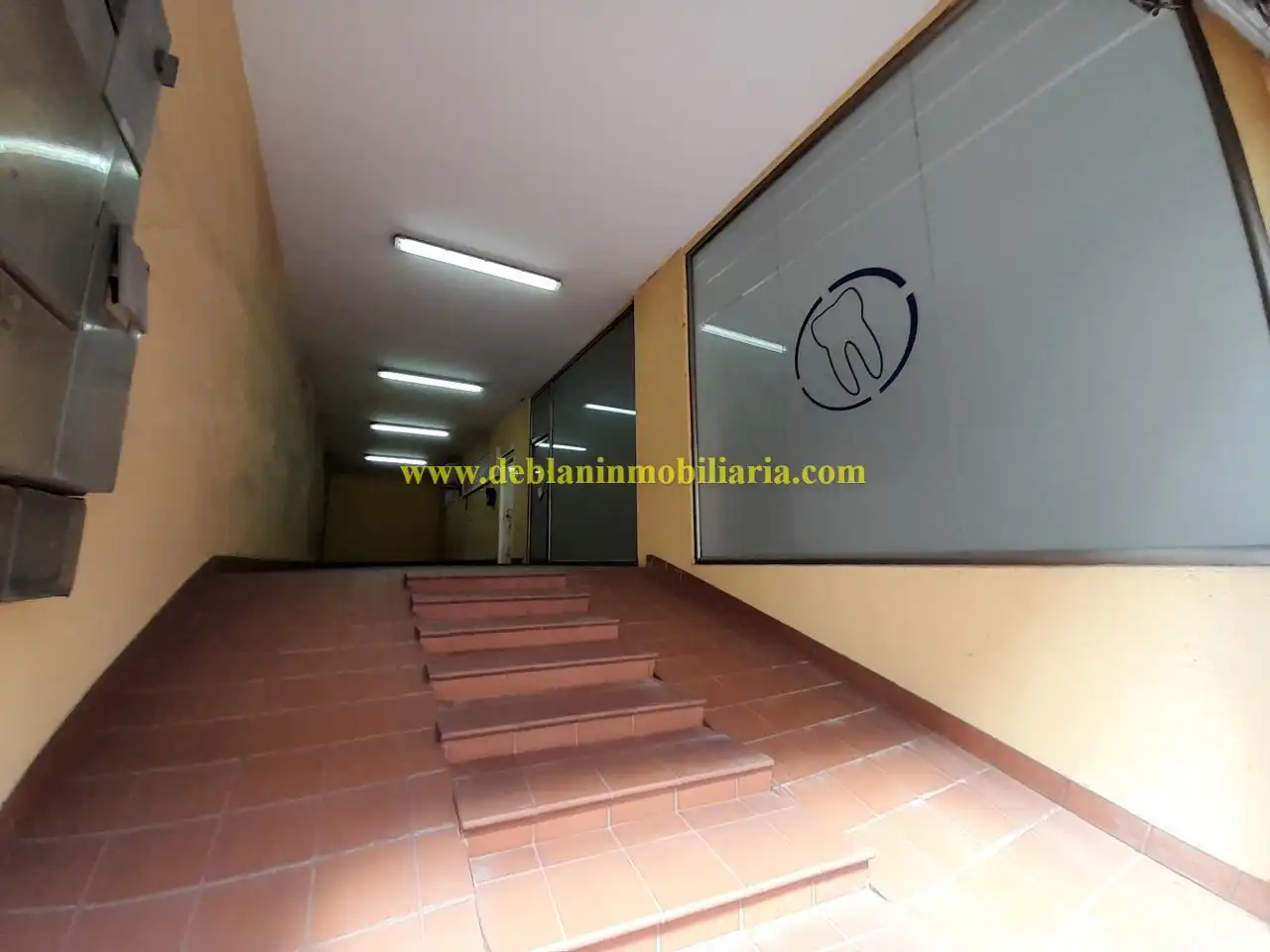 Locale commerciale in affitto a Calle Colon, imagen 3