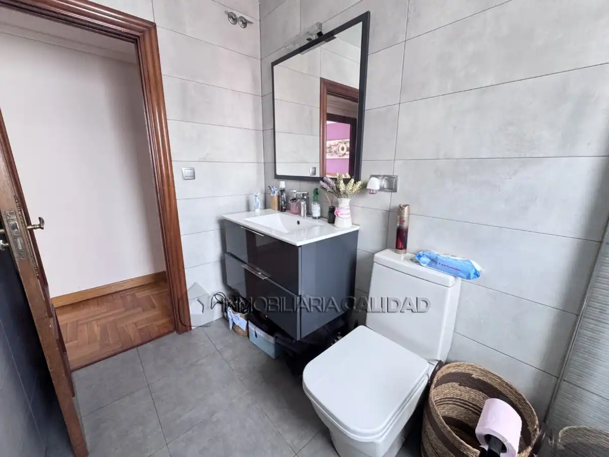 Baño de Piso en venta en Burgos con Calefacción