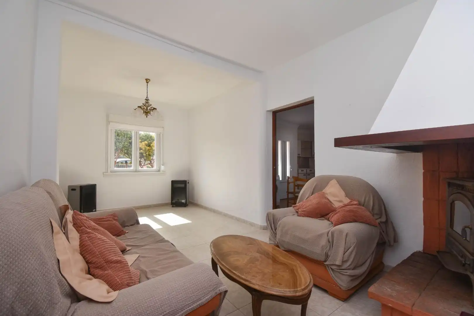 Sala d'estar de Casa o xalet de lloguer en Cambre  amb Calefacció, Jardí privat i Traster