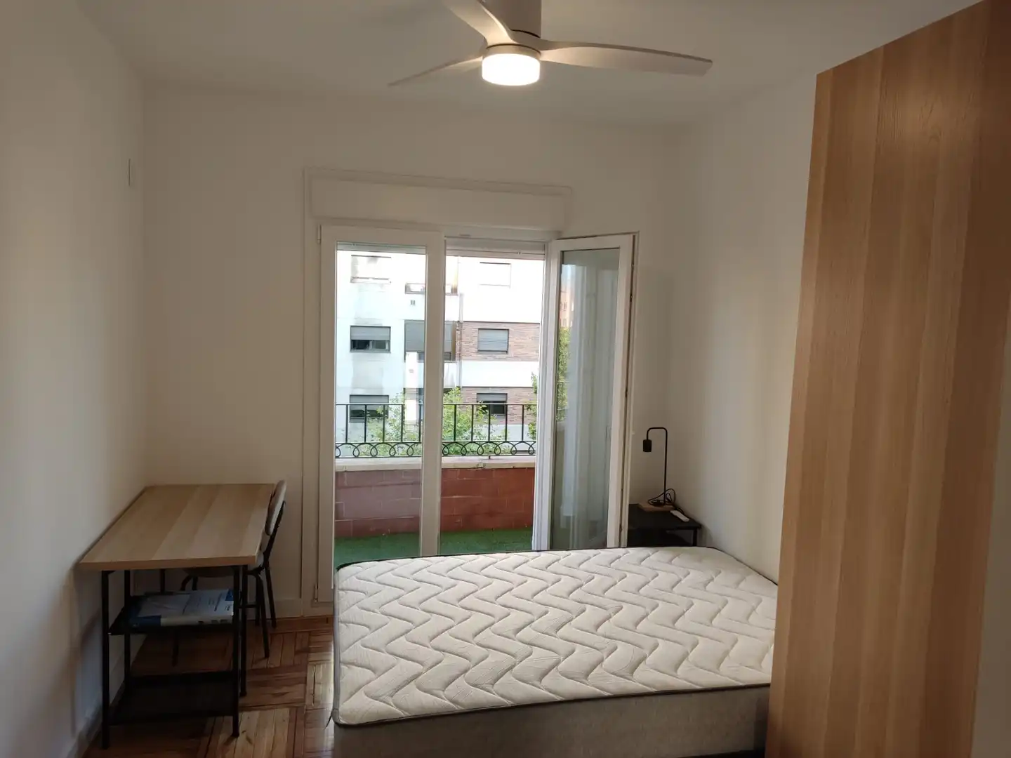 Bedroom of Flat for share in Madrid  with Heating, Furnished and Oven