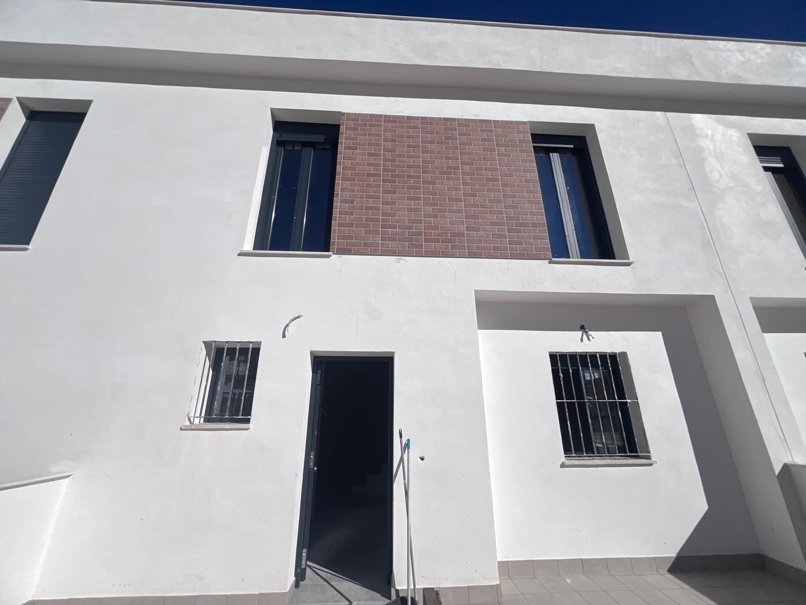 Vista exterior de Casa adosada en venta en El Viso del Alcor con Terraza