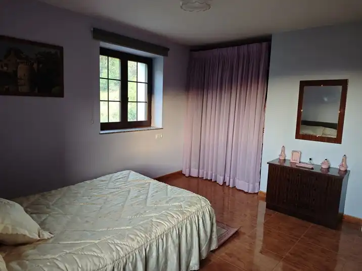 Habitación de Casa o chalet en venta en Salas con Amueblado