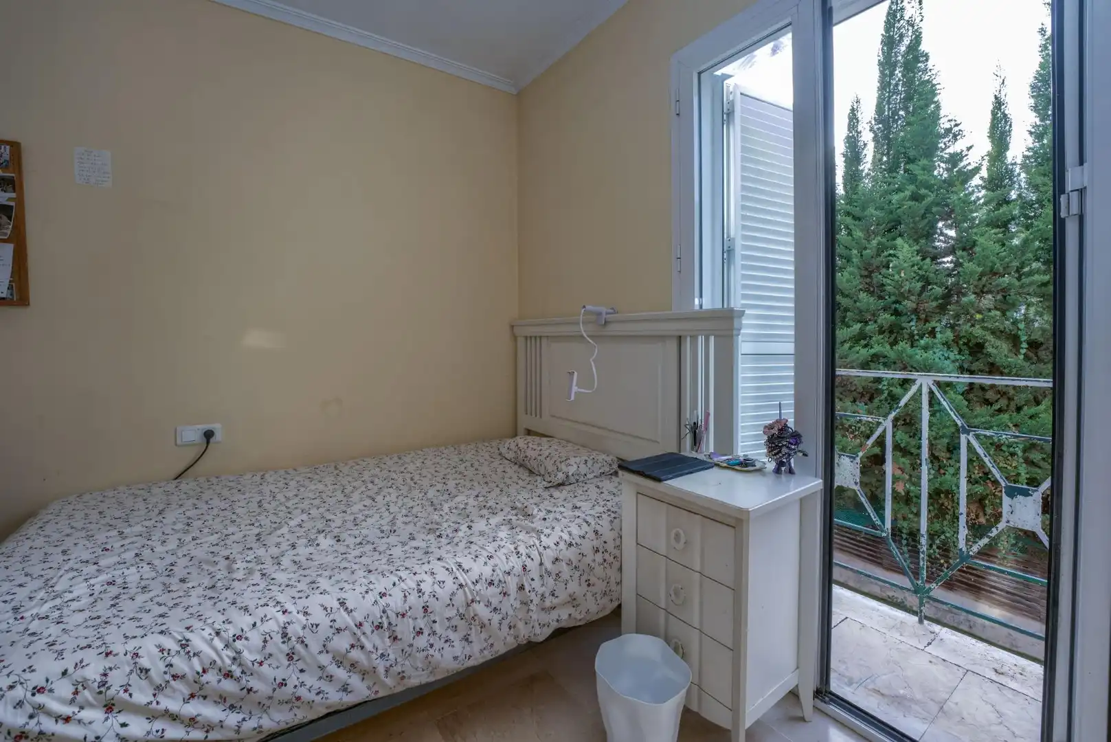 Dormitori de Casa o xalet en venda en Bormujos amb Aire condicionat, Calefacció i Jardí privat