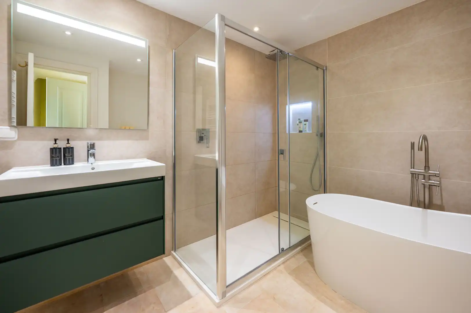 Baño de Casa adosada en venta en Marbella con Aire acondicionado, Terraza y Piscina