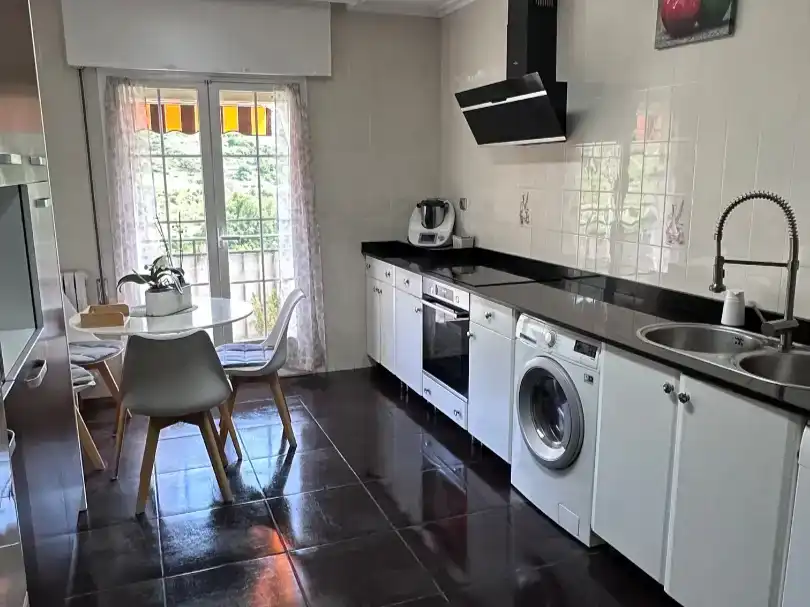 Cuina de Pis en venda en Viguera amb Balcó
