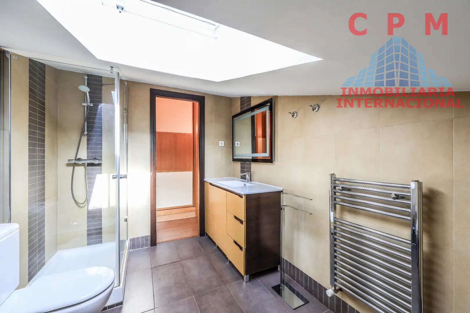 Badezimmer von Wohnung zur Miete in Madrid mit Klimaanlage, Heizung und Parkett
