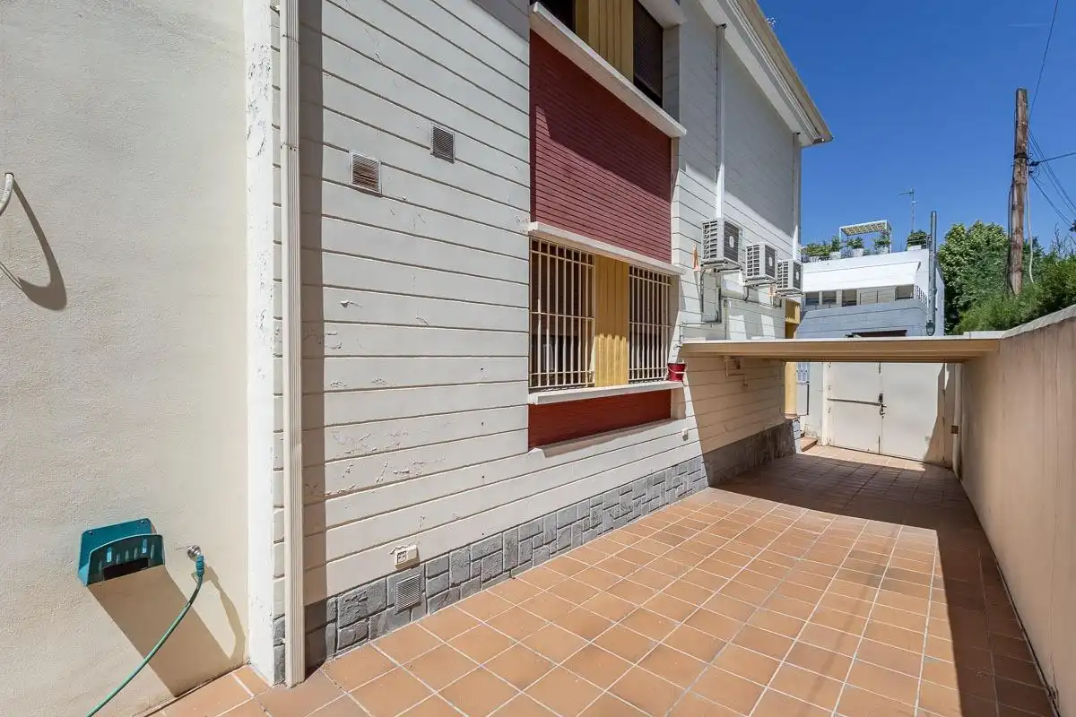 Vista exterior de Casa o chalet en venta en Granada con Aire acondicionado, Calefacción y Jardín privado