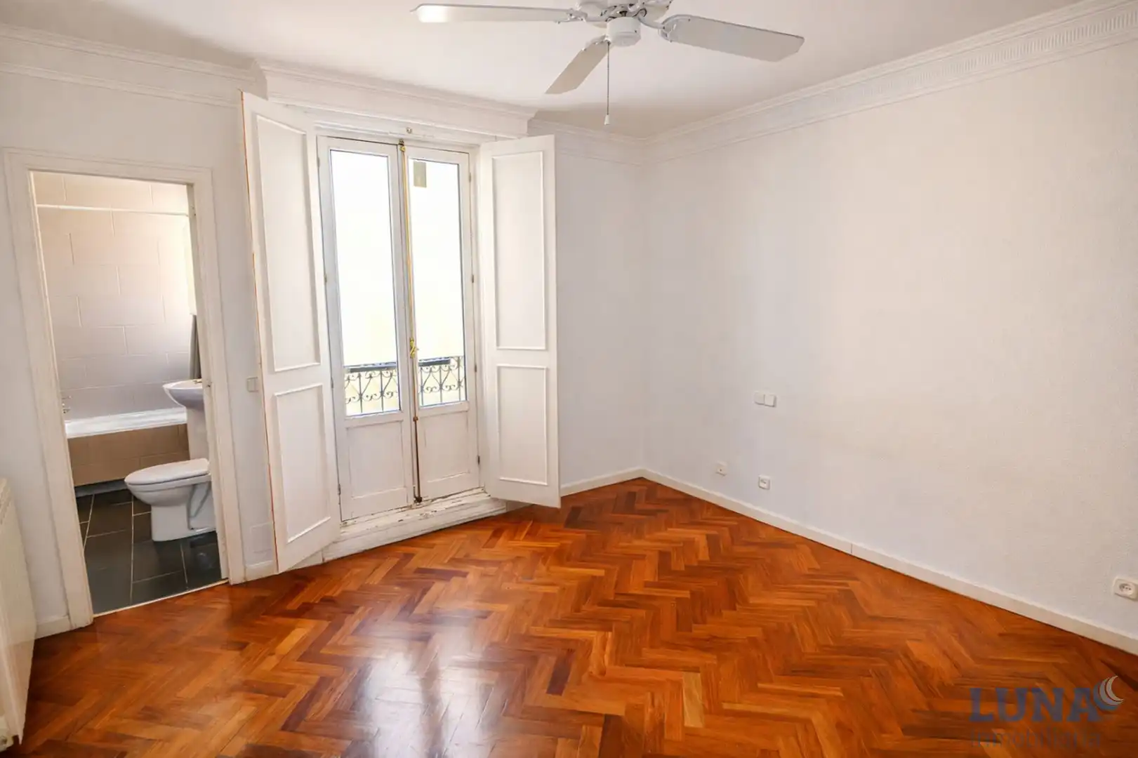 Schlafzimmer von Wohnung zum Verkauf in Madrid mit Klimaanlage, Heizung und Parkett
