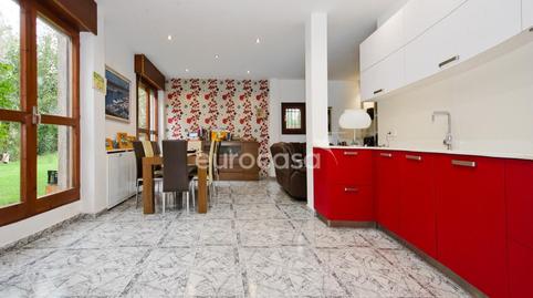 Foto 3 de Casa adosada en venta en Calle Ojaiz, Peñacastillo - Nueva Montaña, Santander