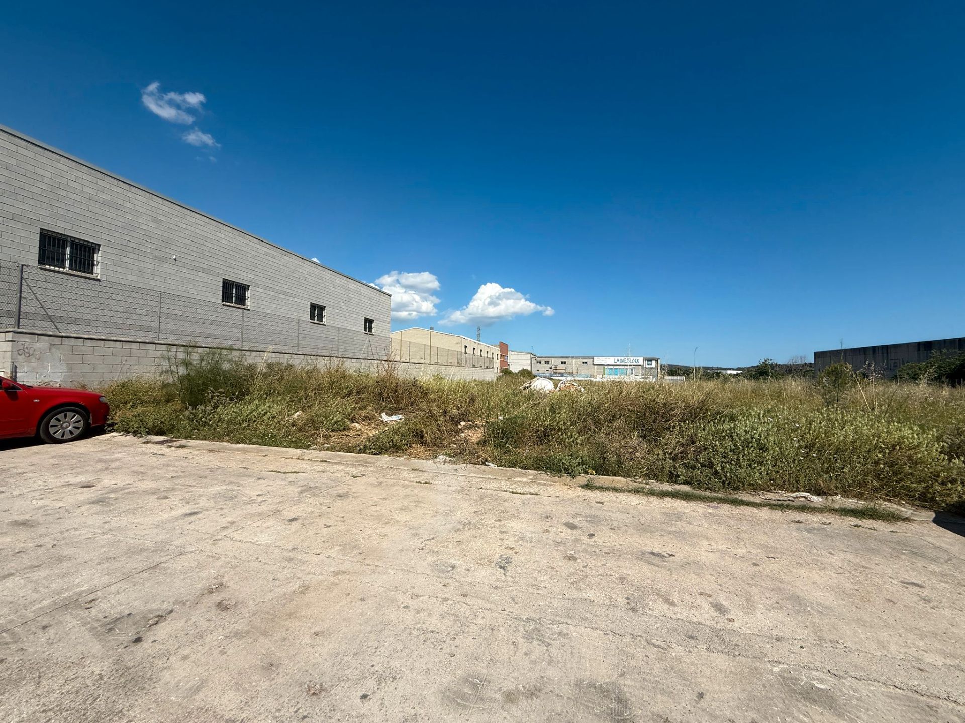 Industrial land for sale in Santa Oliva