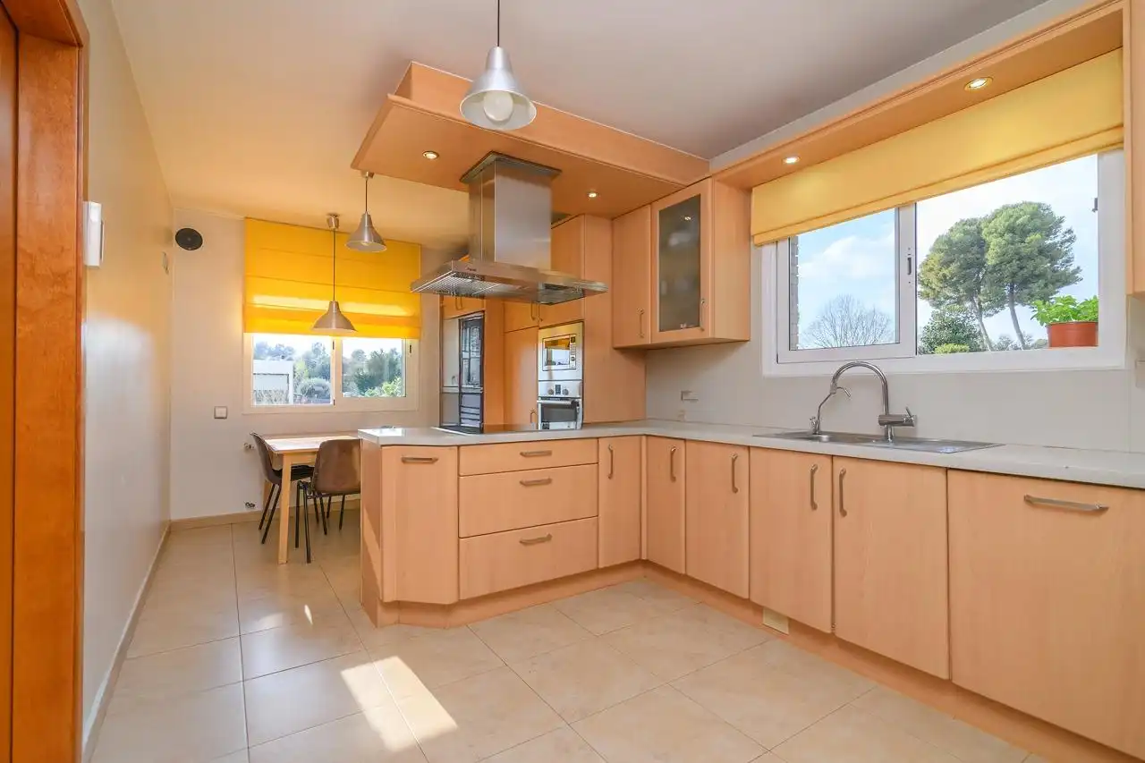 Kitchen of Houses for sale in Sabadell  with Air Conditioner, Heating and Terrace
