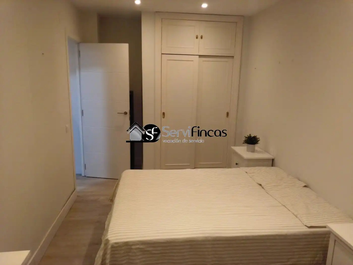 Bedroom of Flat for rent in Madrid  with Air Conditioner, Terrace and Furnished
