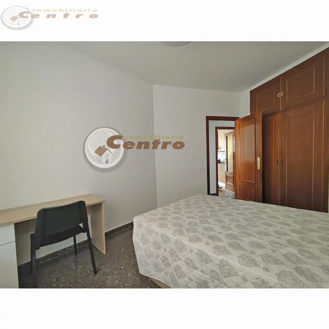 Habitación de Piso de alquiler en Albacete con Calefacción, Amueblado y Balcón