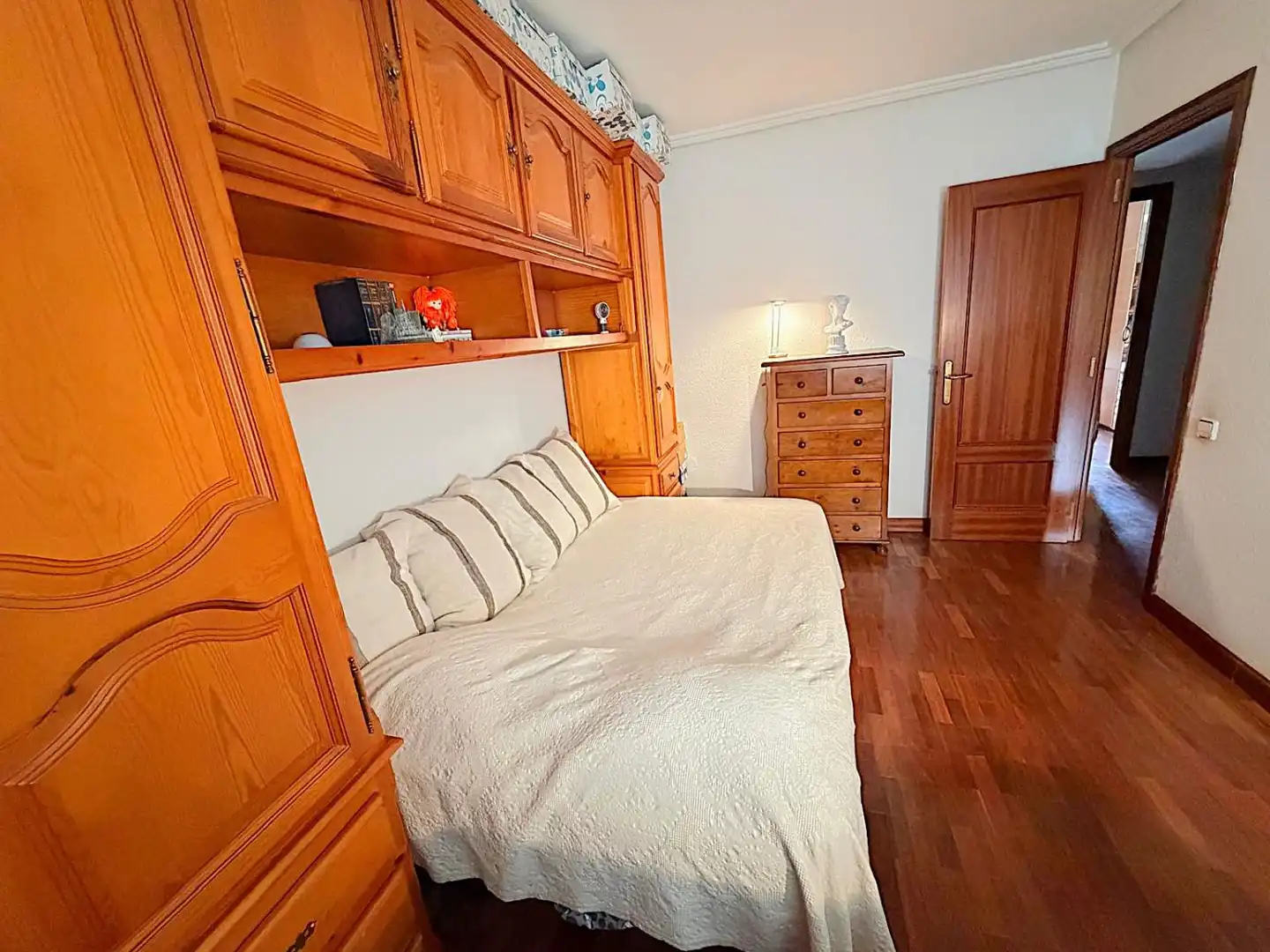 Dormitori de Pis en venda en Vitoria - Gasteiz amb Calefacció, Parquet i Terrassa