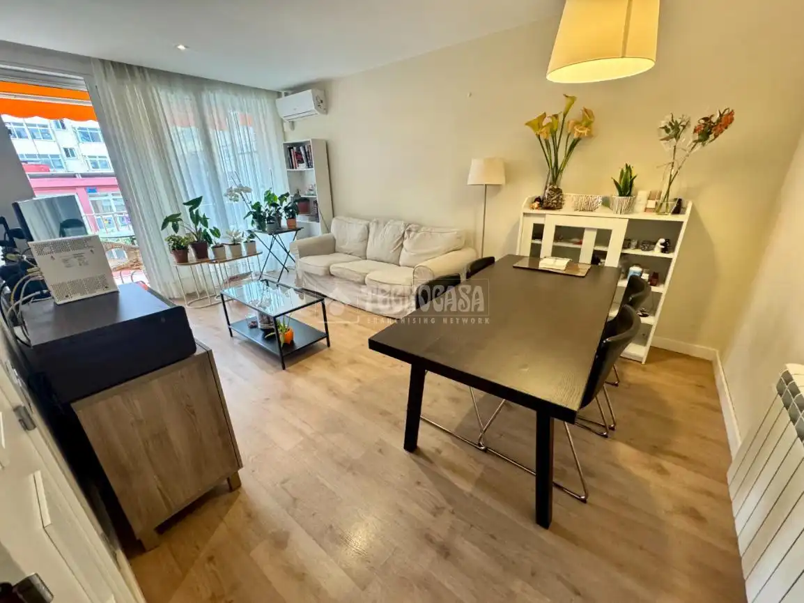 Wohnzimmer von Wohnung zum Verkauf in Barcelona mit Balkon