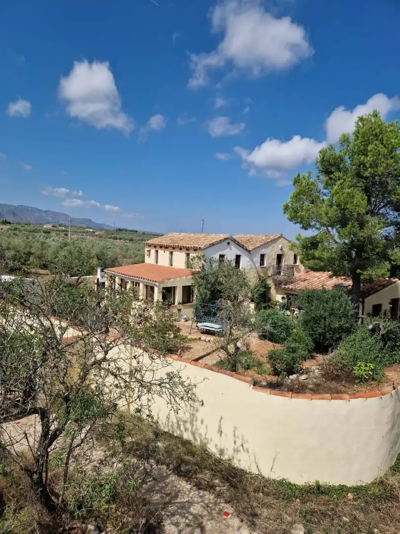 Außenansicht von Country house zum Verkauf in El Perelló mit Heizung und Balkon