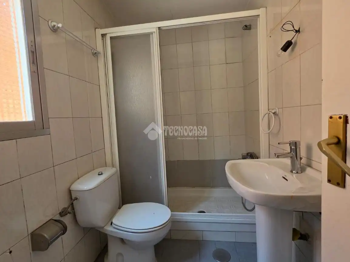 Baño de Piso en venta en Móstoles con Aire acondicionado y Calefacción