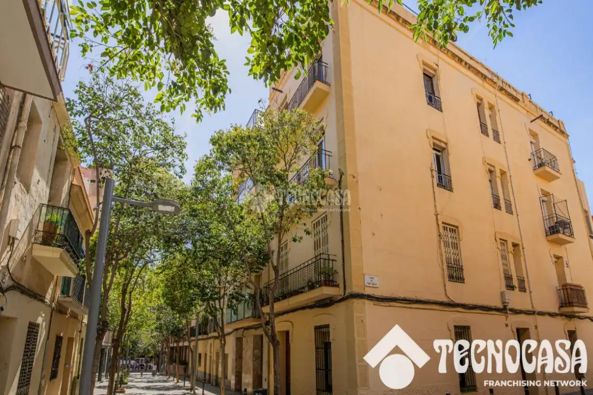 Außenansicht von Wohnung zum Verkauf in Barcelona