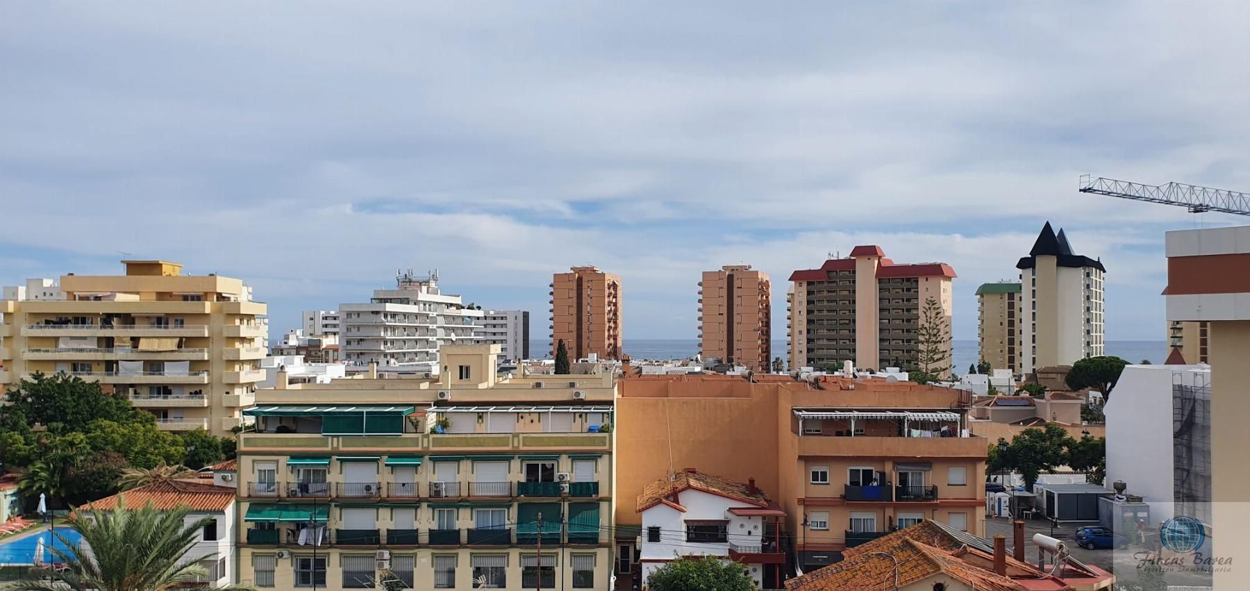 Vista exterior de Pis en venda en Fuengirola amb Aire condicionat, Terrassa i Moblat