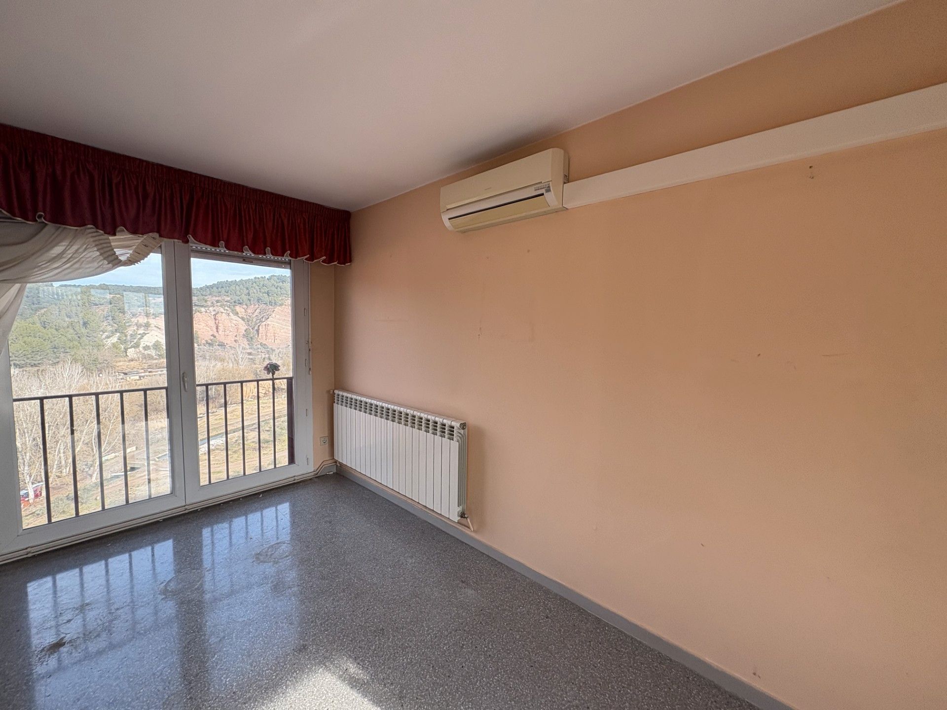 Bedroom of Flat for sale in Súria  with Air Conditioner, Heating and Balcony