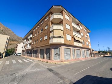 Pis amb balcó en venda a Calle HUGOLINO ROLDAN SALINAS 7