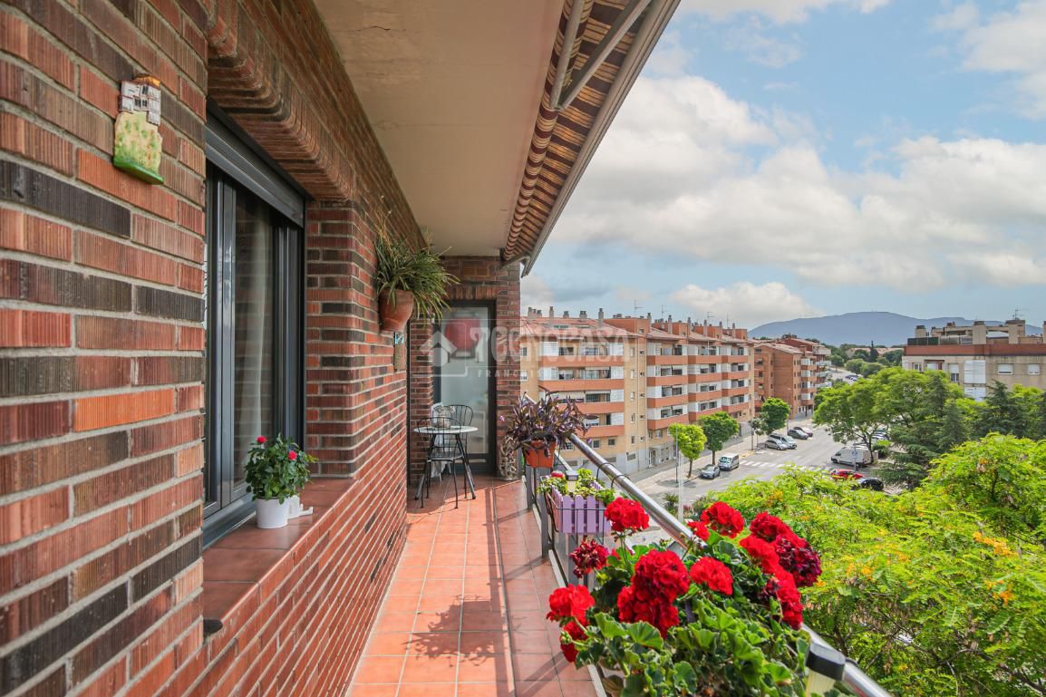 Exterior view of Flat for sale in Ripollet  with Air Conditioner, Heating and Terrace