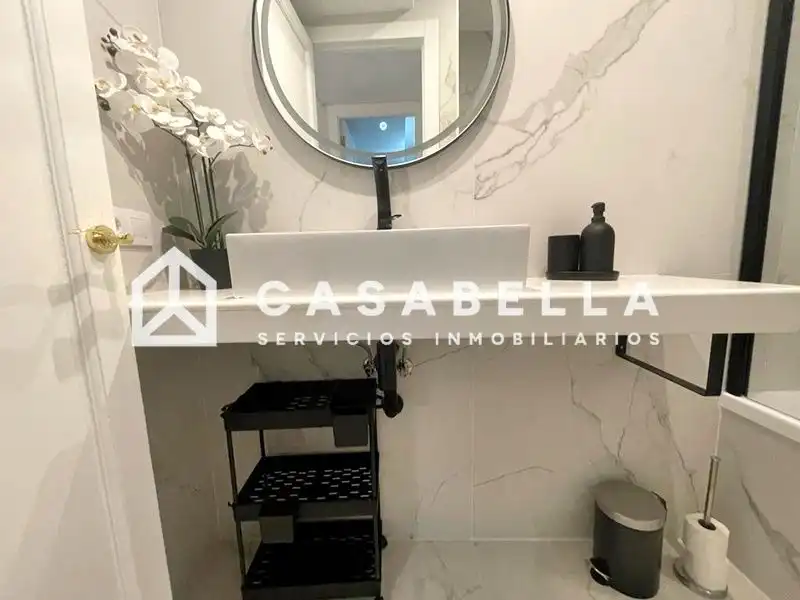 Bathroom of Flat for share in Valencia  with Air Conditioner, Heating and Furnished