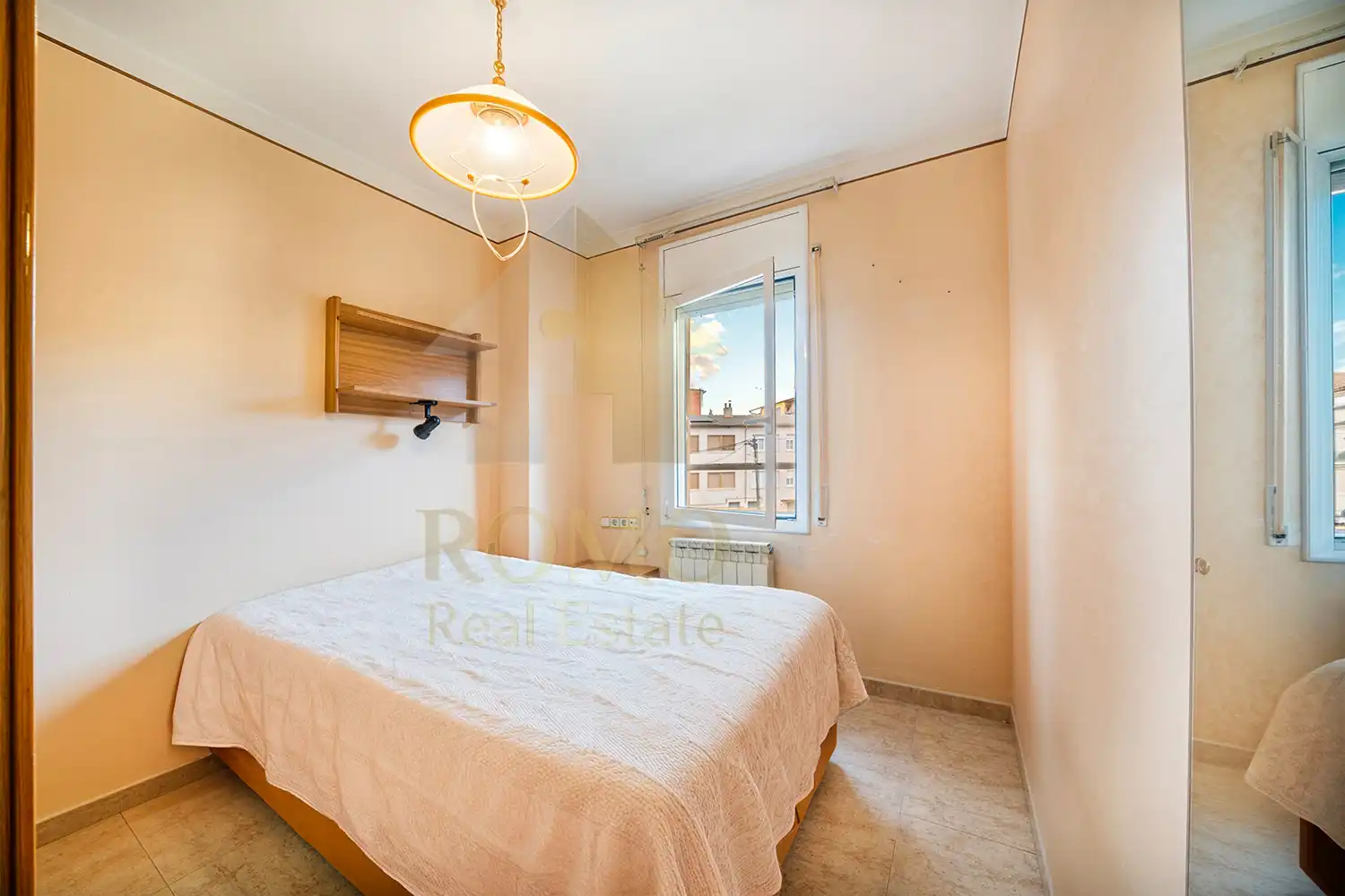 Habitación de Casa adosada en venta en Caldes de Montbui con Calefacción y Balcón