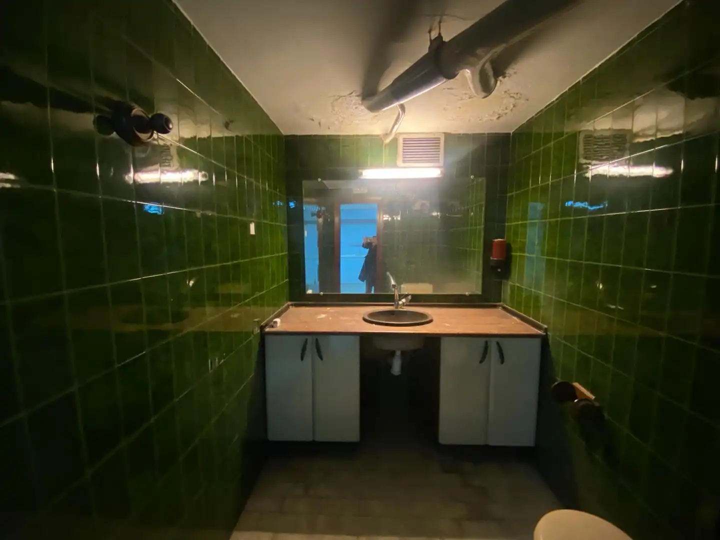 Baño de Local en venta en Madrid con Aire acondicionado