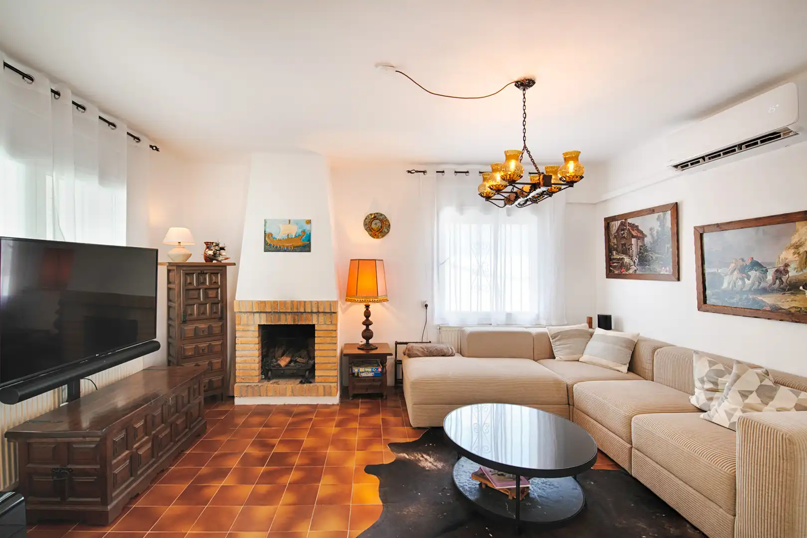 Living room of Houses for sale in Empuriabrava  with Air Conditioner and Private garden