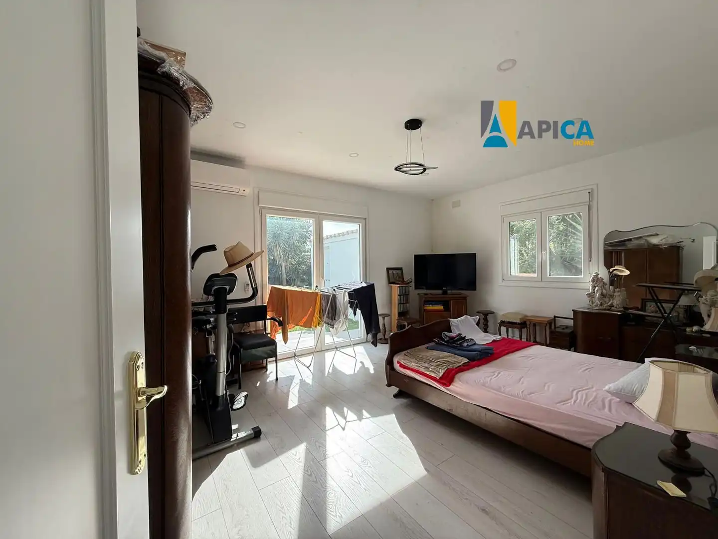 Houses for sale in Chiclana de la Frontera  with Air Conditioner, Terrace and Storage room