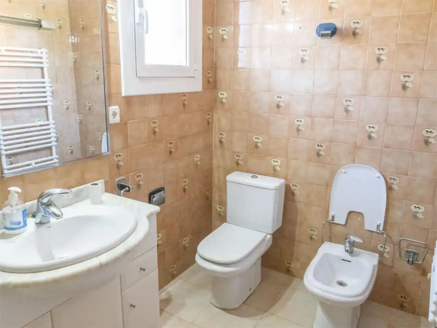 Bany de Casa o xalet en venda en Corbera de Llobregat amb Piscina i Balcó