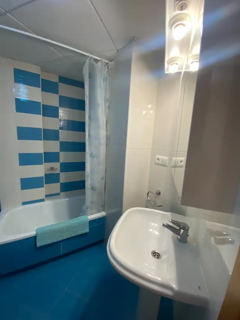 Baño de Piso de alquiler en Málaga con Aire acondicionado, Terraza y Trastero