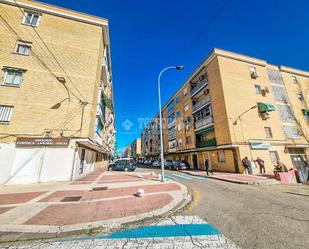 Vista exterior de Local en venda en Parla amb Aire condicionat i Calefacció