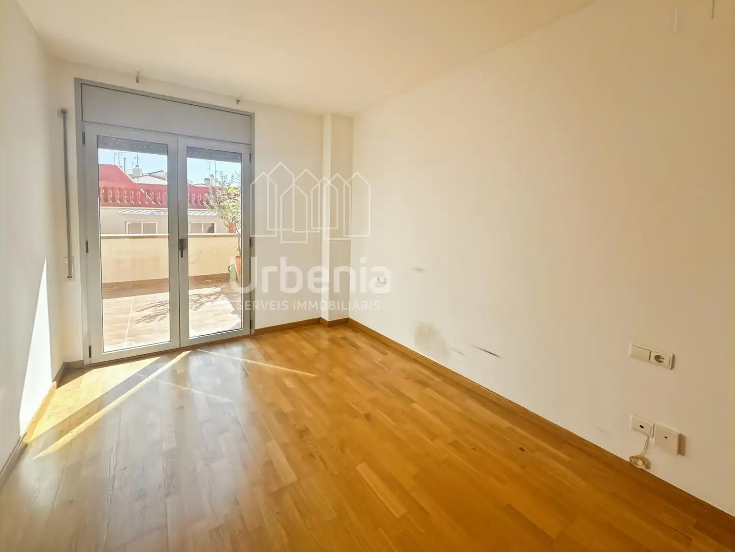 Habitación de Piso en venta en Mataró con Calefacción, Terraza y Trastero