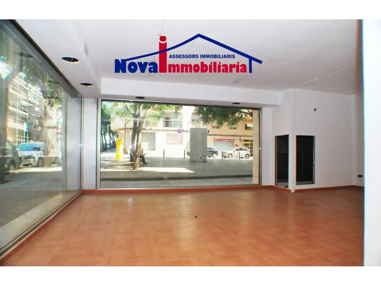 Business premises for sale in Calle Salvador Baroné, imagen 3