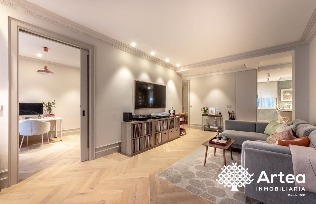 Living room of Flat for sale in Bilbao   with Air Conditioner, Heating and Storage room