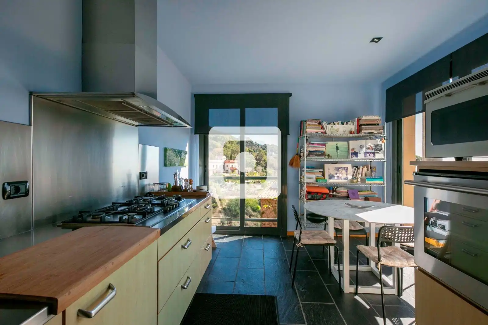 Cuina de Casa o xalet en venda en Barcelona amb Aire condicionat, Calefacció i Terrassa