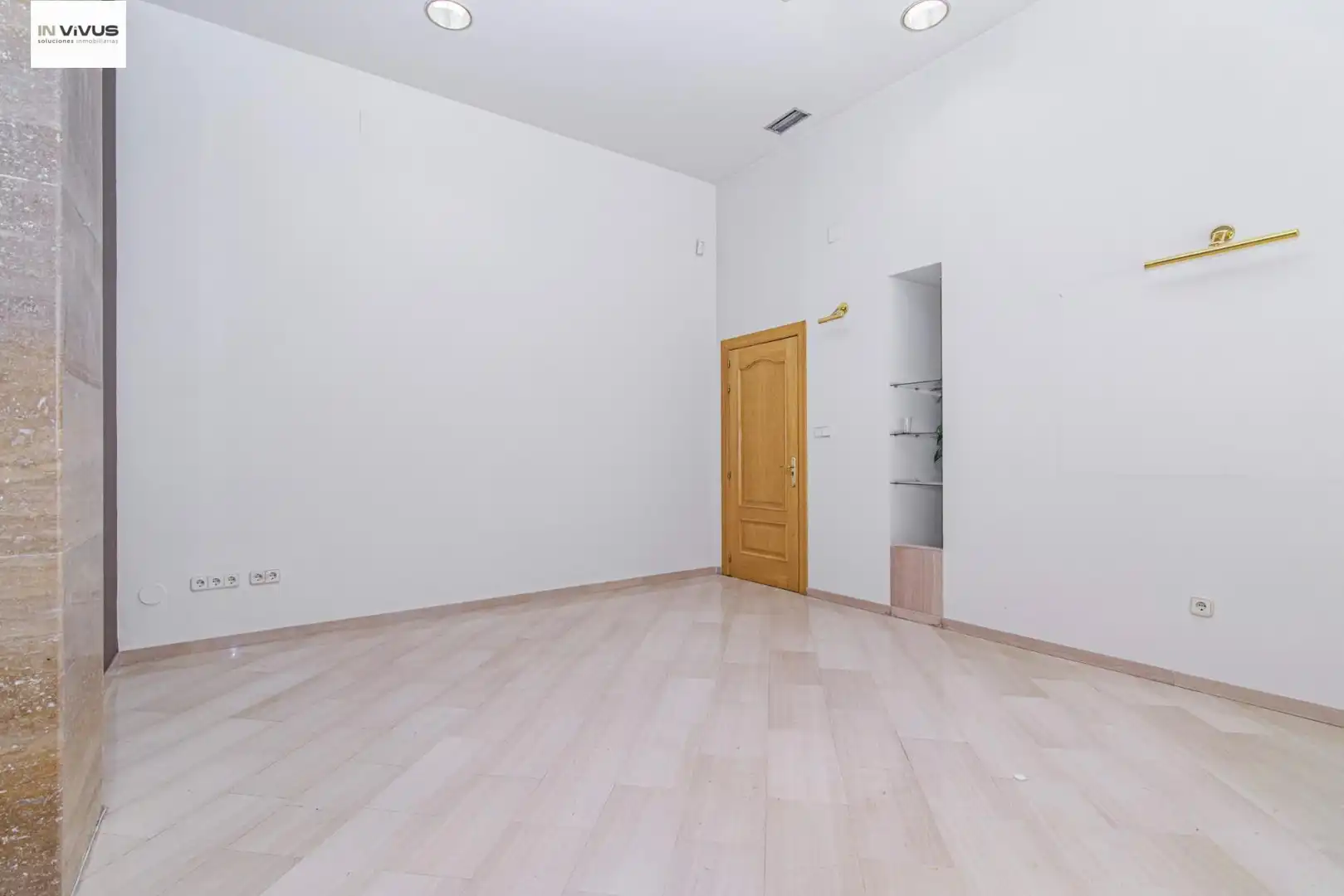 Commercial properties for rent in Granada  with Air Conditioner