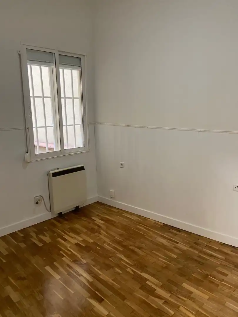 Dormitori de Apartament de lloguer en Madrid amb Calefacció, Moblat i Forn